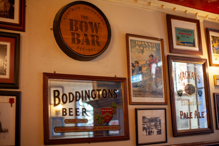 Bow Bar Signage